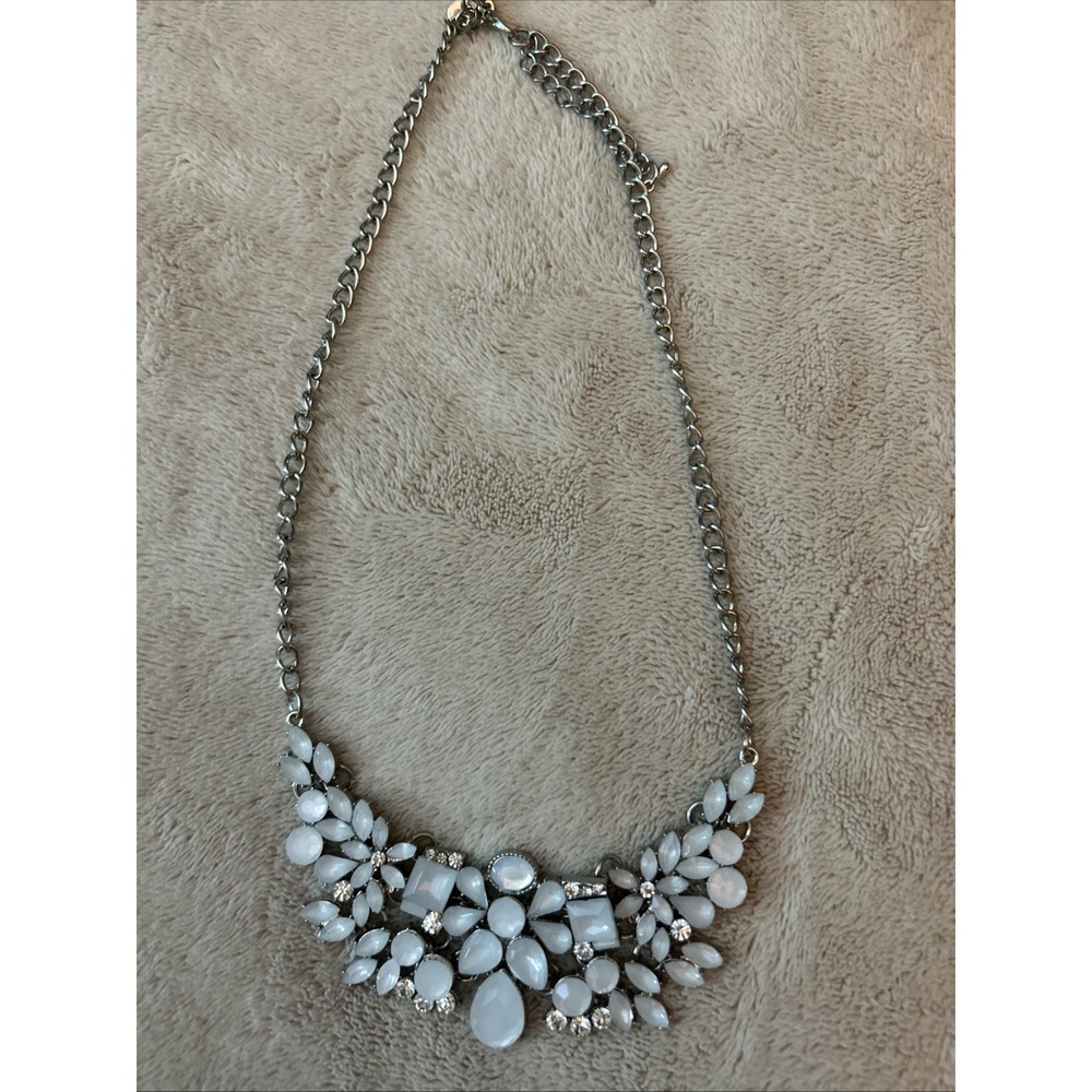 Charming Charlie White‎ Floral And Rhinestone Statement Necklace